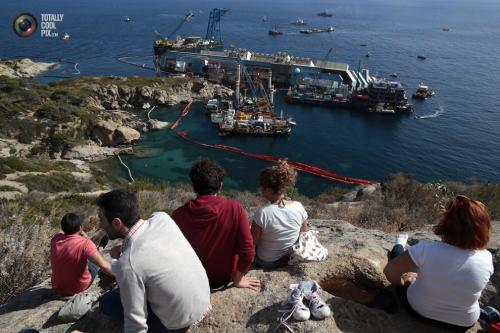 Подъем затонувшего лайнера Costa Concordia