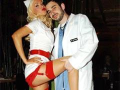 Кристина Агилера заигралась в доктора…