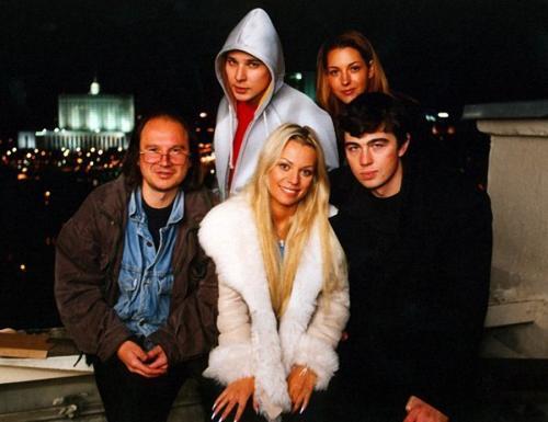 "Богини в бикини": пляжные фото известных красавиц за 40