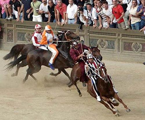 Самый зрелищный праздник в Италии длится всего 1,5 минуты