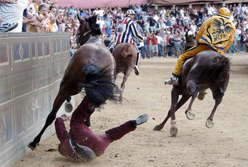 Самый зрелищный праздник в Италии длится всего 1,5 минуты