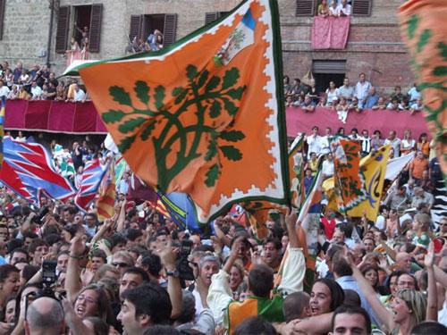 Самый зрелищный праздник в Италии длится всего 1,5 минуты