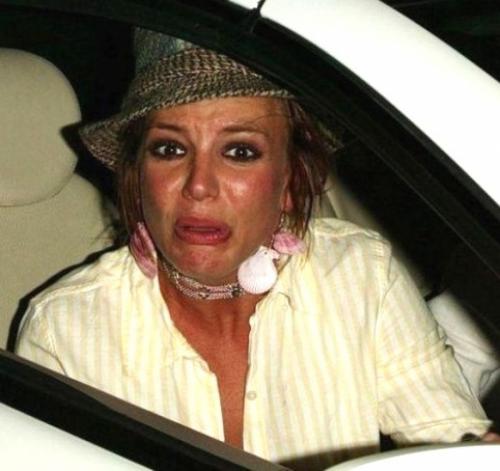 Плохие девочки: знаменитости, снятые папарацци "под мухой"