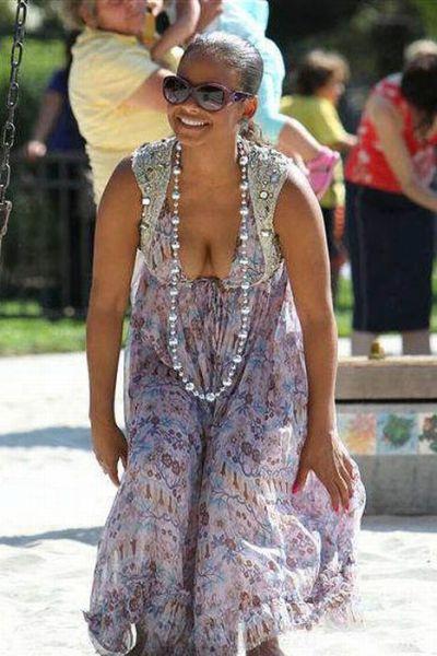 Самые глубокие звездные декольте