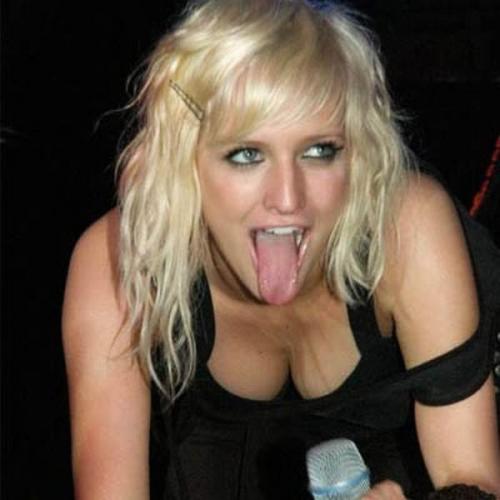 Самые глубокие звездные декольте