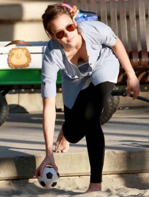 Самые глубокие звездные декольте