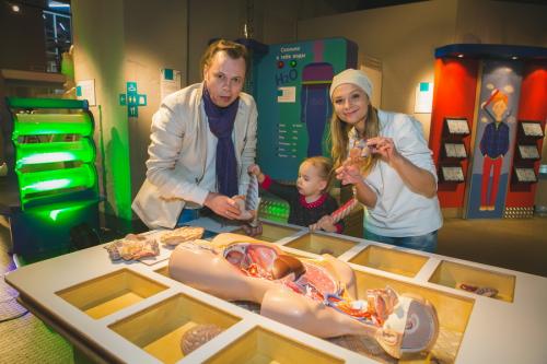 Звезды привели детей в «живой» музей