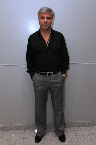 Звезды, опаздывая на «неГолубой огонек», гримировались в пробках