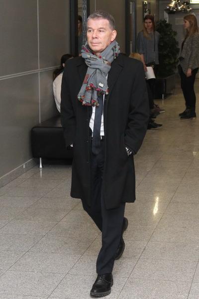 Звезды, опаздывая на «неГолубой огонек», гримировались в пробках