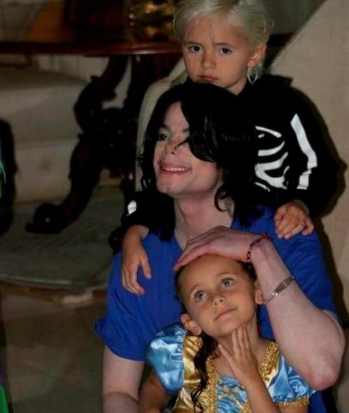 Как выглядят дети умерших мировых знаменитостей