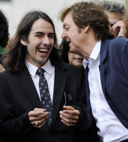 Как выглядят дети умерших мировых знаменитостей