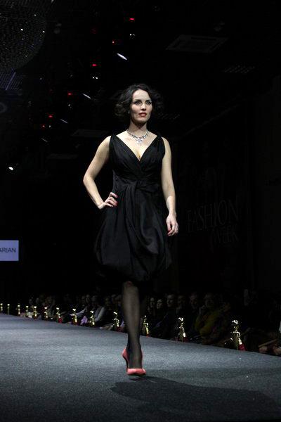 Юлия Зимина стала темноволосой Мэрилин Монро