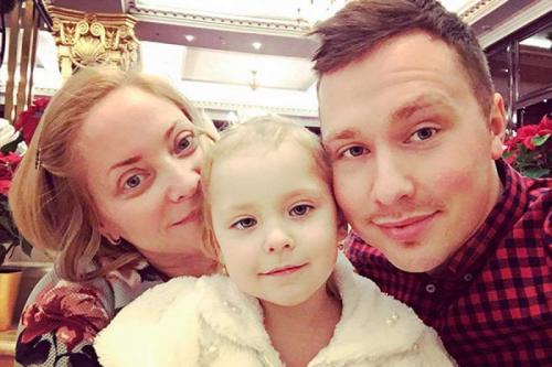 Российские знаменитости, ставшие родителями после 40 лет