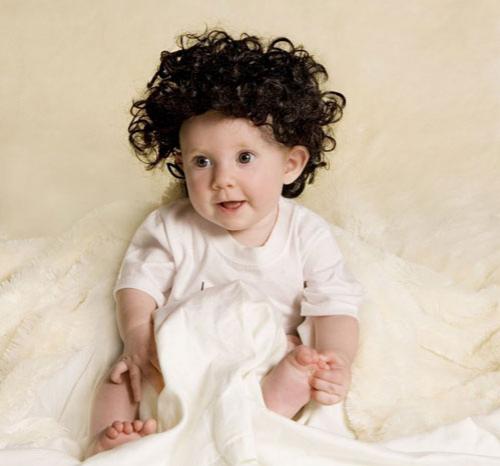 Парики для младенцев: вынужденная мода