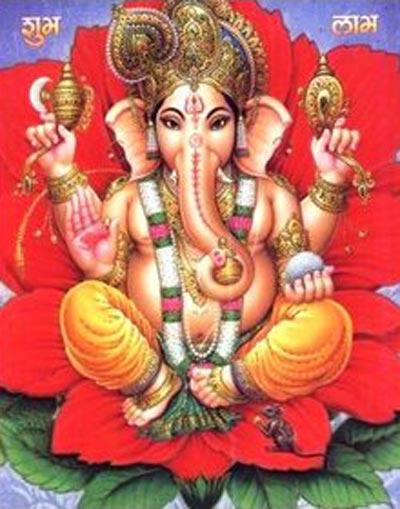 Четырёхрукому ребёнку из Непала поклоняются как богу