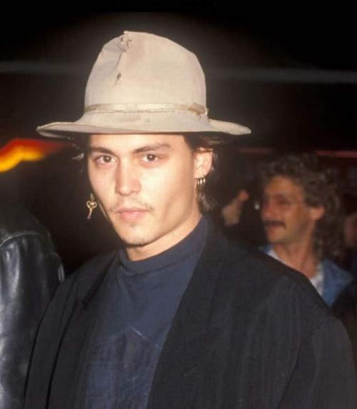 Как выглядели мировые звезды на своих первых красных дорожках