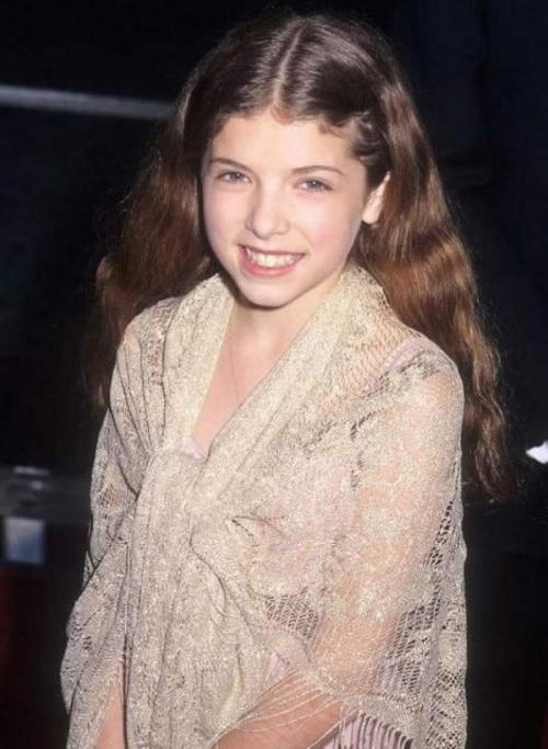 Как выглядели мировые звезды на своих первых красных дорожках