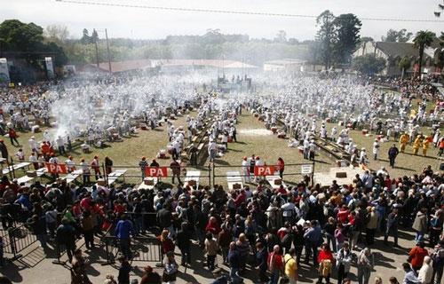 В Уругвае приготовили самое большое барбекю