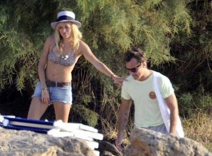 Сиенна Миллер и Джуд Лоу предались безудержным ласкам