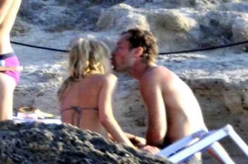 Сиенна Миллер и Джуд Лоу предались безудержным ласкам