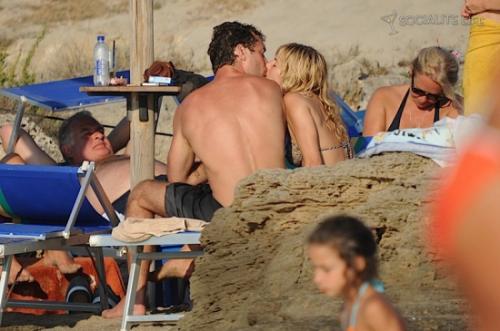 Сиенна Миллер и Джуд Лоу предались безудержным ласкам