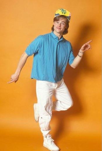 Клуни отомстил Брэду Питту, показав его юношеские фото