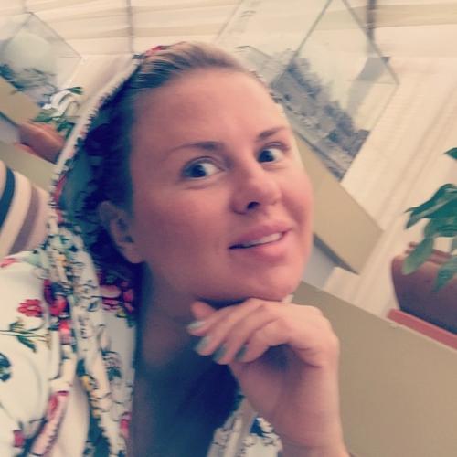 "Что есть, то есть": российские звезды без макияжа