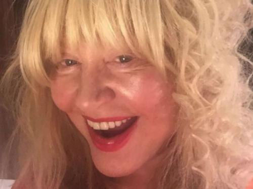 "Что есть, то есть": российские звезды без макияжа