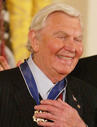 Знаменитости, которых мы потеряли в 2012 году