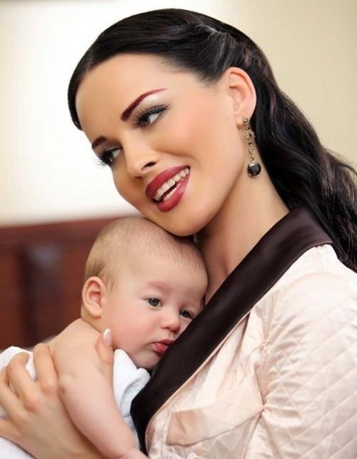 Звезда  Playboy ушла в монастырь