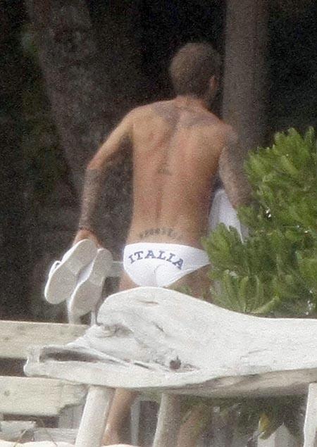 Виктория Бэкхем отметила 10-летие семейной жизни в бикини