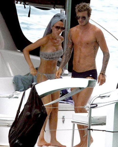 Виктория Бэкхем отметила 10-летие семейной жизни в бикини