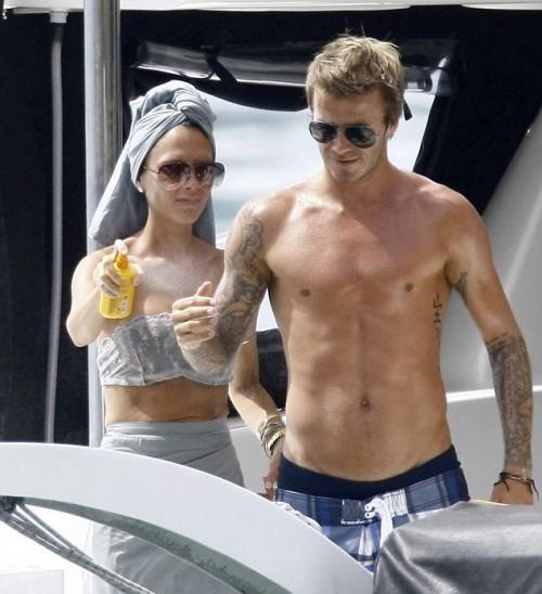 Виктория Бэкхем отметила 10-летие семейной жизни в бикини