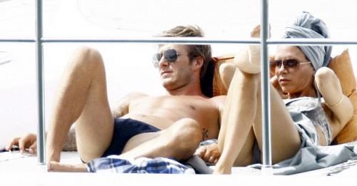 Виктория Бэкхем отметила 10-летие семейной жизни в бикини