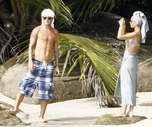 Виктория Бэкхем отметила 10-летие семейной жизни в бикини