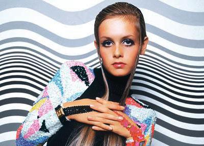 32000-тонный пассажирский корабль преодолел барьер Темзы