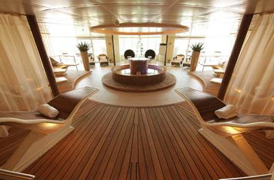 32000-тонный пассажирский корабль преодолел барьер Темзы