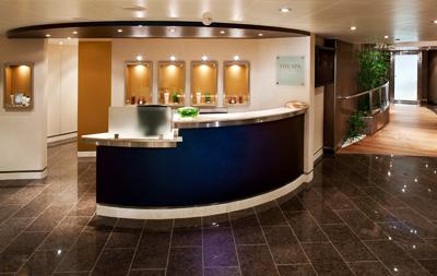 32000-тонный пассажирский корабль преодолел барьер Темзы