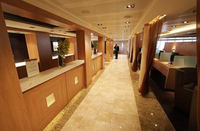 32000-тонный пассажирский корабль преодолел барьер Темзы