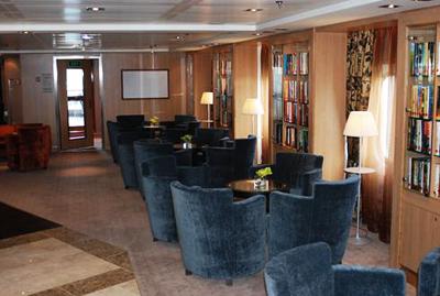 32000-тонный пассажирский корабль преодолел барьер Темзы