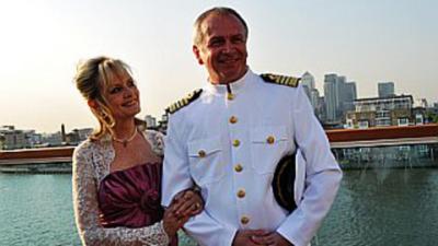 32000-тонный пассажирский корабль преодолел барьер Темзы