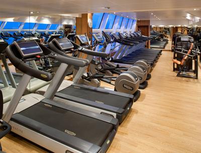 32000-тонный пассажирский корабль преодолел барьер Темзы