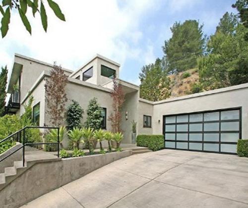 Николь Кидман прикупила технодом в Беверли-Хилз