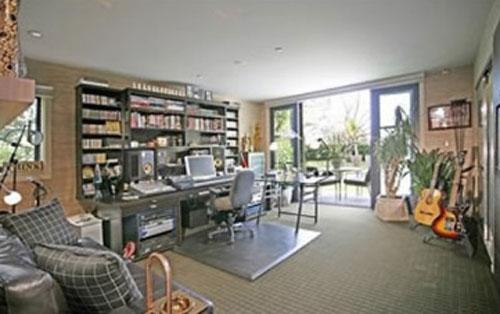 Николь Кидман прикупила технодом в Беверли-Хилз