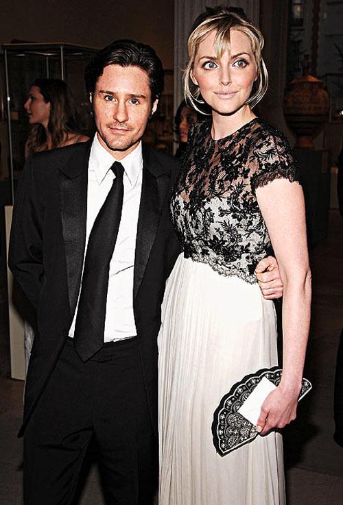 За что великанши любят коротышек