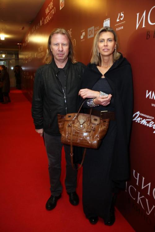 Ренат Давлетьяров разбавил чистое искусство эротикой