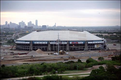 20 тысяч человек пришли посмотреть на взрыв стадиона в Техасе