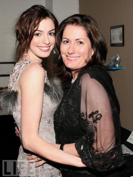 Топ-35 лучших мам знаменитостей