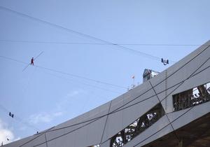 Китаец два месяца жил на тросах толщиной в три сантиметра