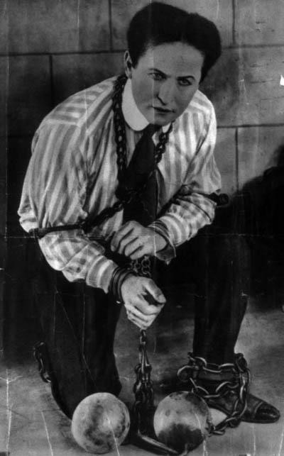 Невероятная магия феноменального Гарри Гудини